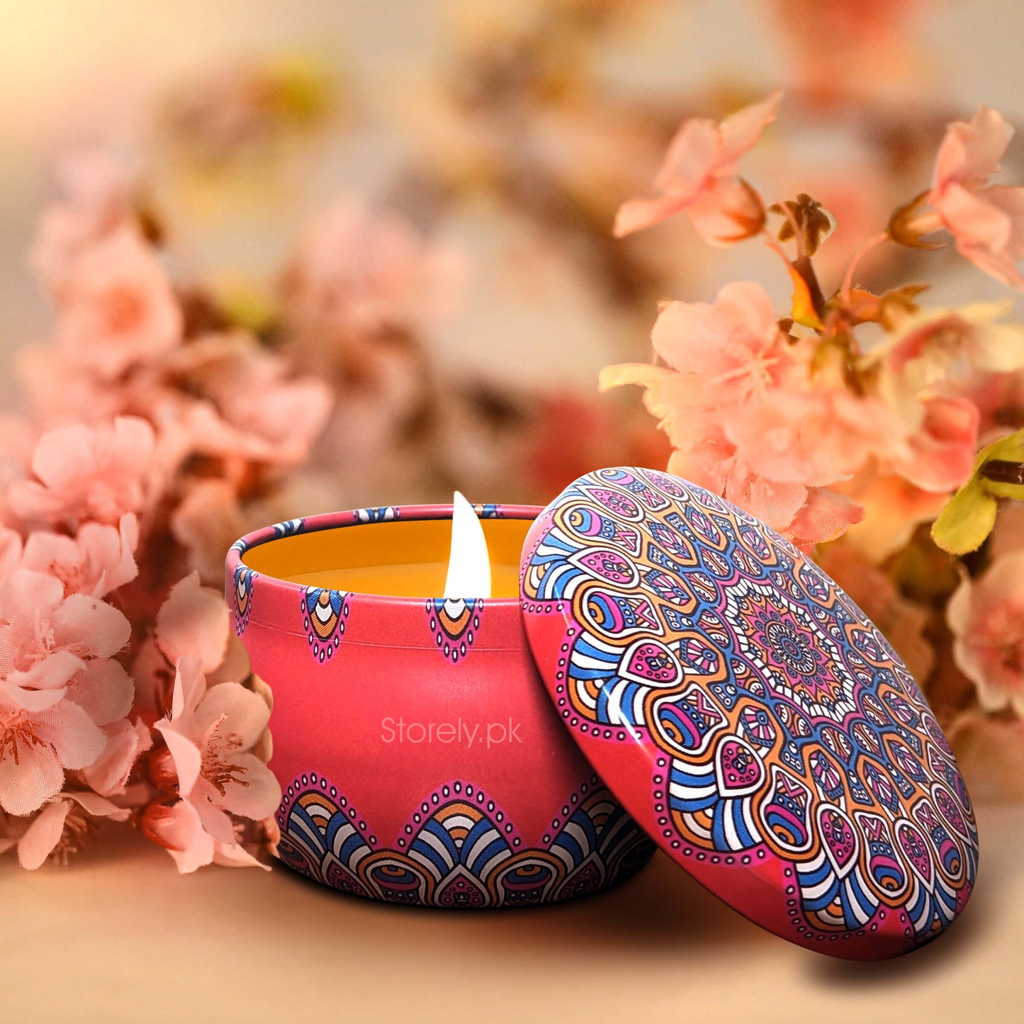 Elegant Scented Candles with Artistic Metal Designs (Small)