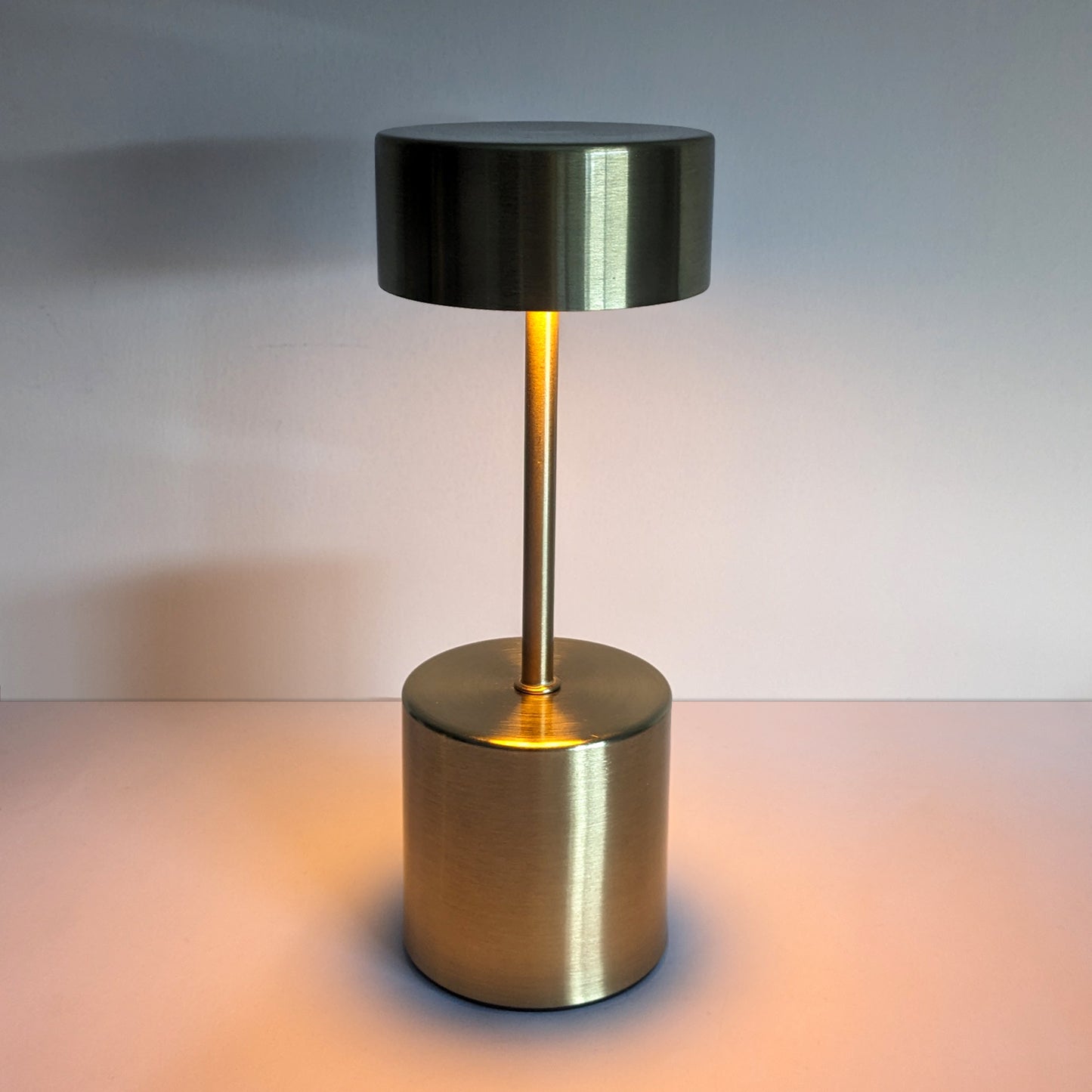 Rechargeable Retro-Style Longneck Metal Touch Lamps Perfect for Restaurants and Home Decor