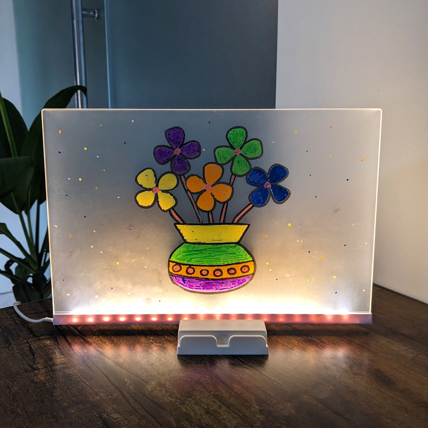 LED Light-Up Writing Board with Markers – Colorful DIY Acrylic Writing Pad with Stand & Erasable Pens for Kids
